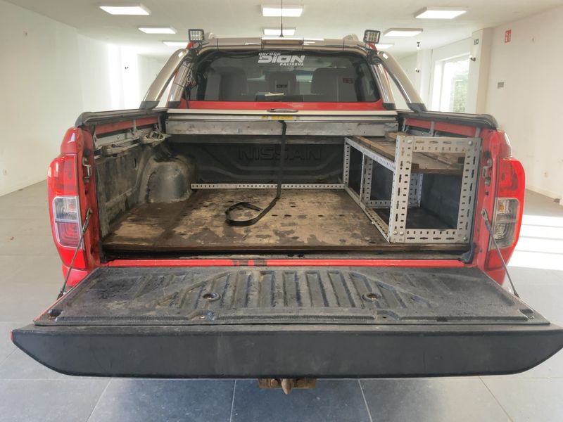 Nissan Navara NP-300 2.3 dCi Premium Edition Double Cab 4x4 2016 – снимка 15