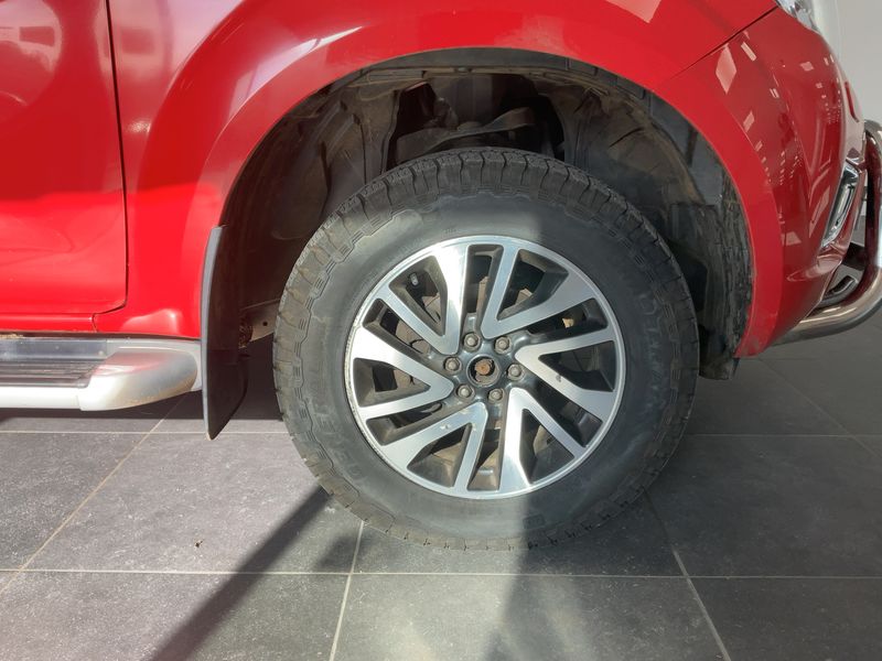 Nissan Navara NP-300 2.3 dCi Premium Edition Double Cab 4x4 2016 – снимка 11