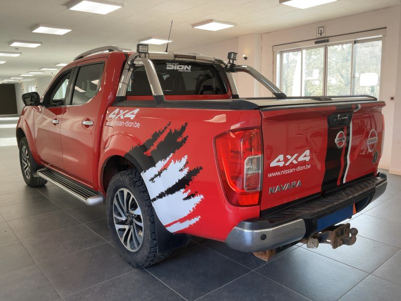 Nissan Navara NP-300 2.3 dCi Premium Edition Double Cab 4x4 2016 – снимка 6