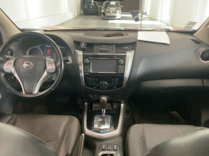 Nissan Navara NP-300 2.3 dCi Premium Edition Double Cab 4x4 2016 – снимка 17