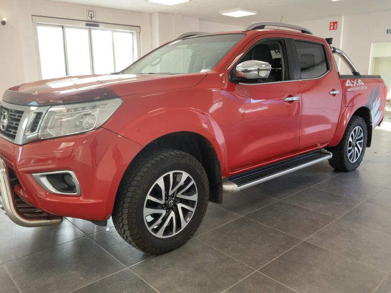 Nissan Navara NP-300 2.3 dCi Premium Edition Double Cab 4x4 2016 – снимка 2