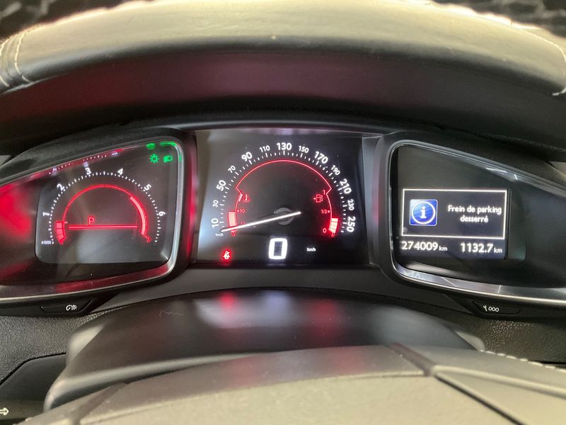 Citroen DS5 2.0 Blue-HDi SportChic 2015 – снимка 18