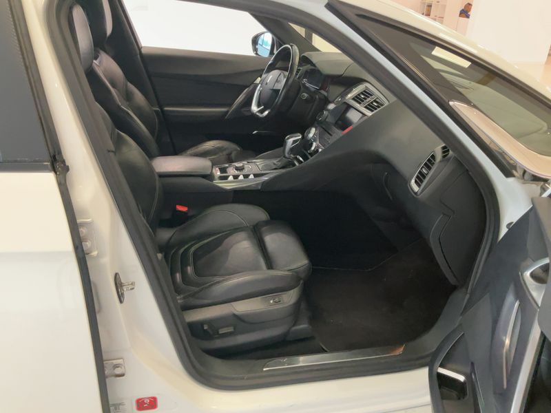 Citroen DS5 2.0 Blue-HDi SportChic 2015 – снимка 16