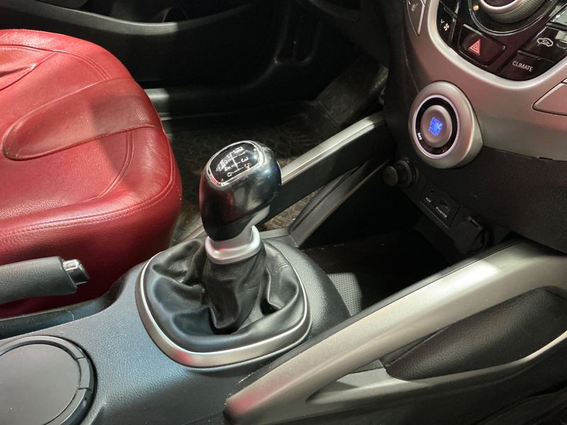 Hyundai Veloster 1.6 Turbo 2012 – снимка 25
