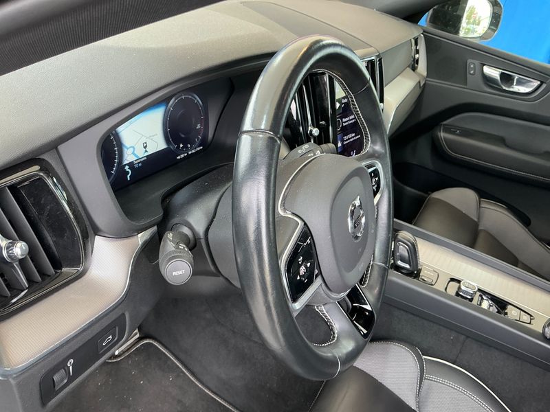 Volvo XC60 2.0 B4 Diesel Mild-Hybrid R Design AWD 2021 – снимка 23