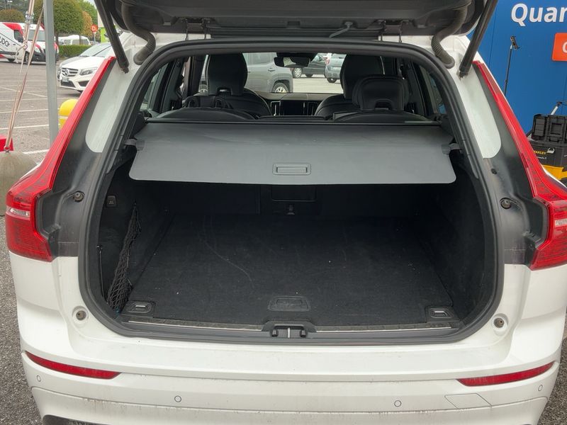 Volvo XC60 2.0 B4 Diesel Mild-Hybrid R Design AWD 2021 – снимка 15