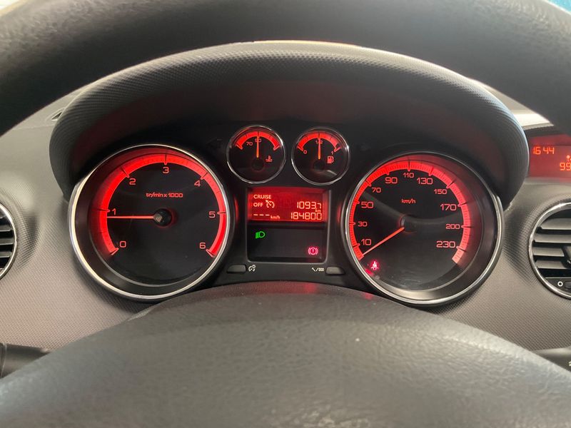 Peugeot 308 1.6 HDi Style 2010 – снимка 4
