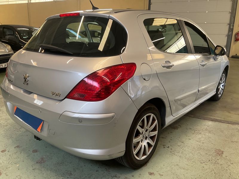 Peugeot 308 1.6 HDi Style 2010 – снимка 2