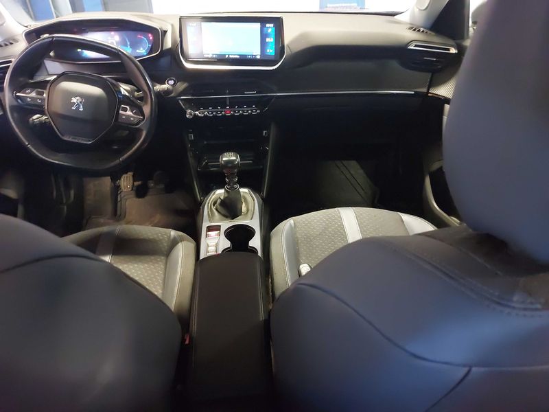 Peugeot 2008 1.2 PureTech Allure Business 2020 – снимка 11