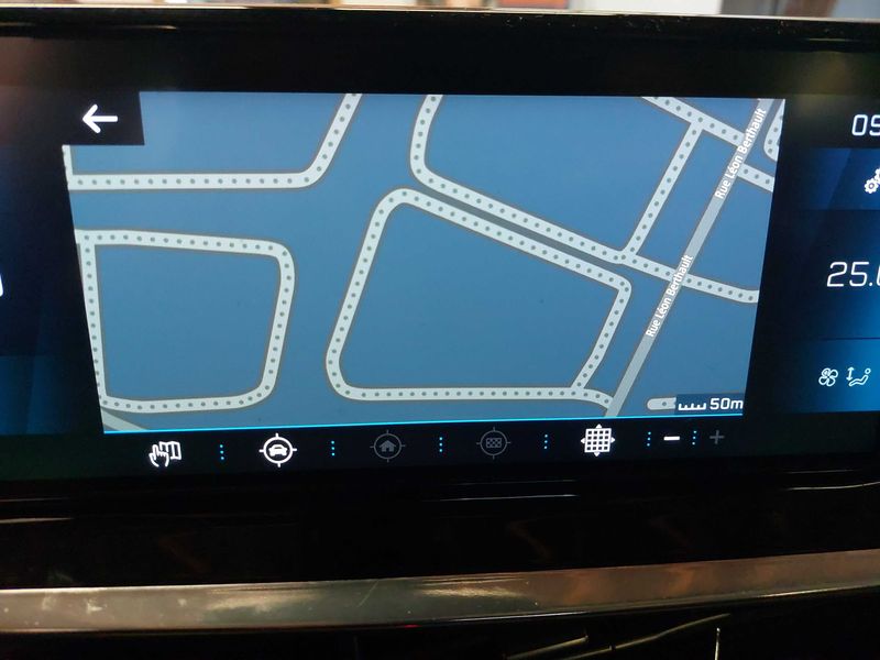 Peugeot 2008 1.2 PureTech Allure Business 2020 – снимка 13