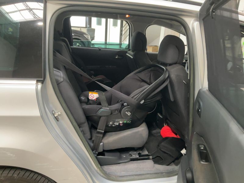 Peugeot 5008 1.6 HDi Allure 2014 – снимка 19