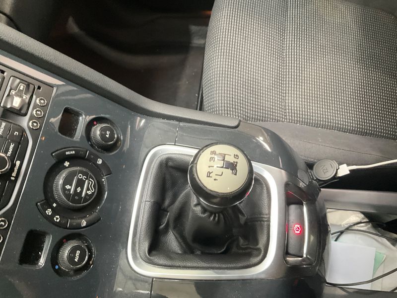 Peugeot 5008 1.6 HDi Allure 2014 – снимка 28