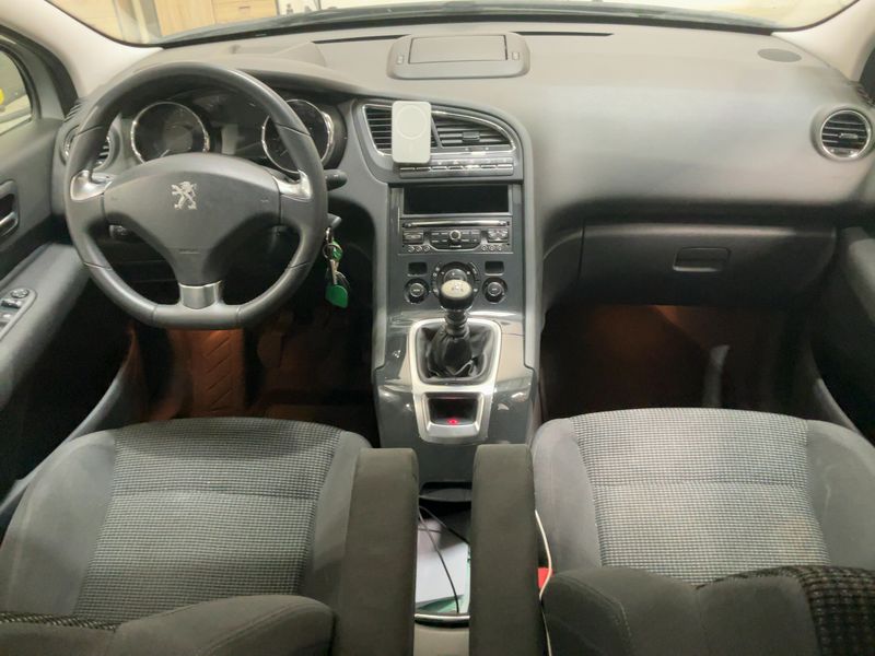 Peugeot 5008 1.6 HDi Allure 2014 – снимка 17