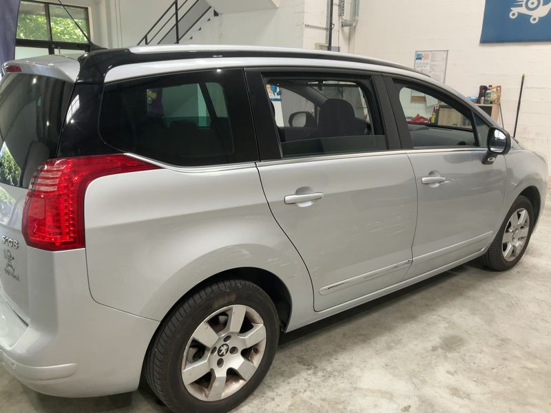 Peugeot 5008 1.6 HDi Allure 2014 – снимка 8