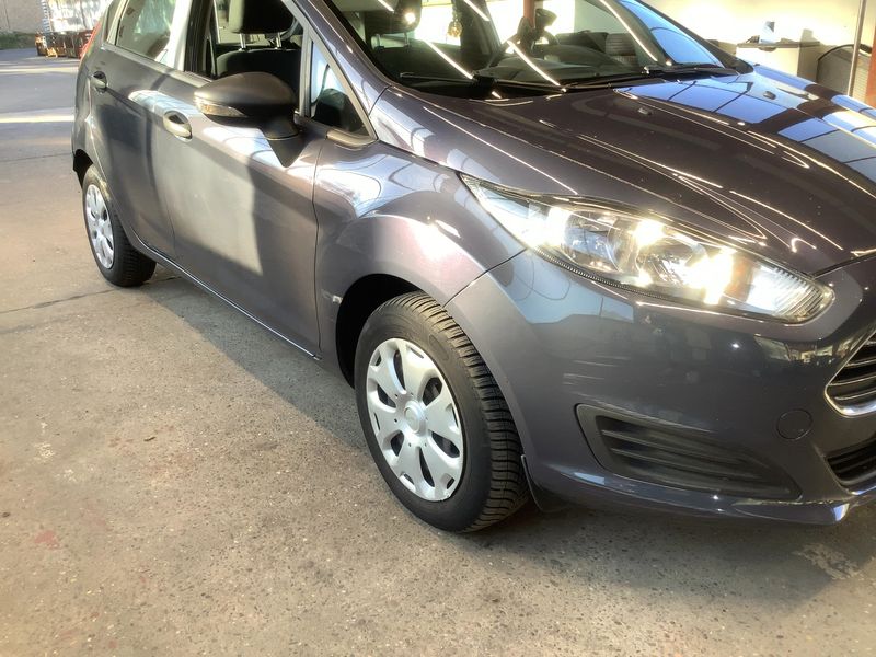 Ford Fiesta 1.25 Ambiente 2015 – снимка 12