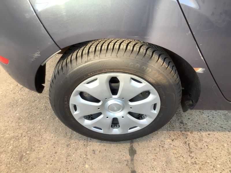 Ford Fiesta 1.25 Ambiente 2015 – снимка 9