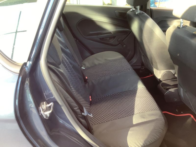 Ford Fiesta 1.25 Ambiente 2015 – снимка 19