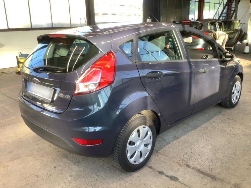 Ford Fiesta 1.25 Ambiente 2015 – снимка 8