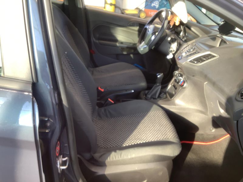 Ford Fiesta 1.25 Ambiente 2015 – снимка 16