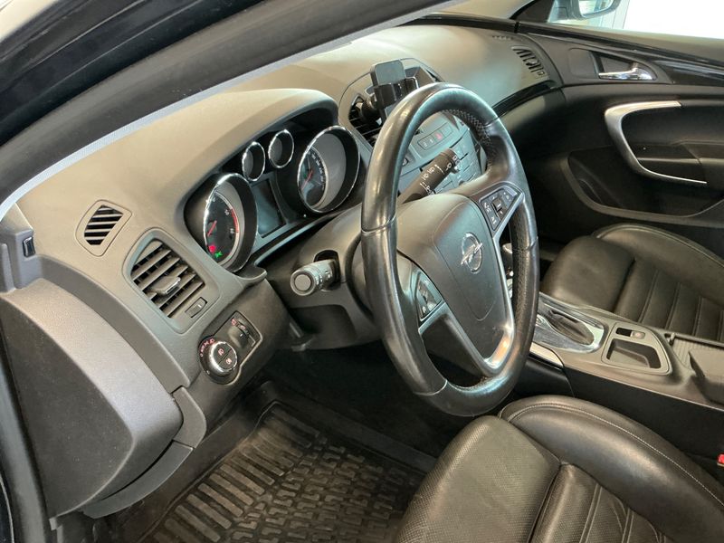 Opel Insignia Sports Tourer 2.0 CDTI Cosmo 2012 – снимка 34