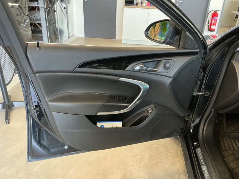 Opel Insignia Sports Tourer 2.0 CDTI Cosmo 2012 – снимка 33