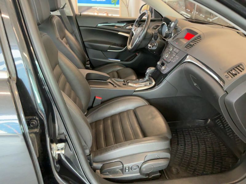 Opel Insignia Sports Tourer 2.0 CDTI Cosmo 2012 – снимка 16