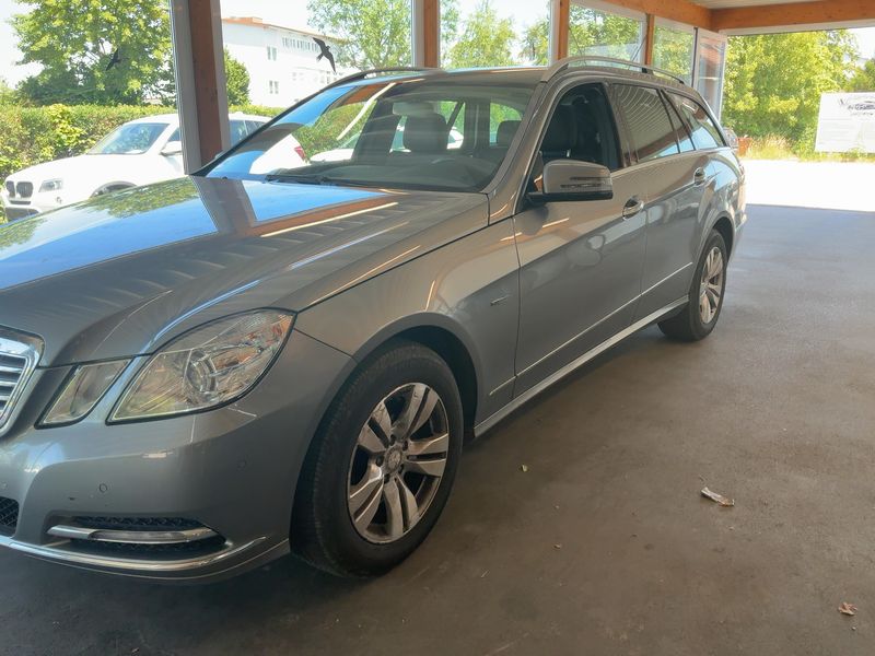 Mercedes-Benz E-Klasse E 250 CDI T BlueEfficiency Elegance 2011 – снимка 2