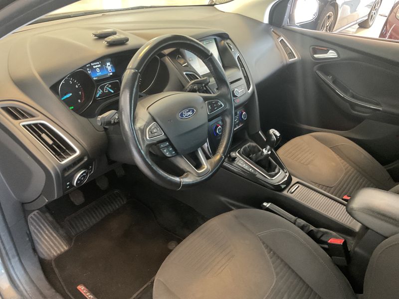Ford Focus 1.0 EcoBoost Titanium 2015 – снимка 3