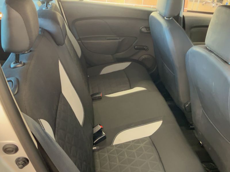 Dacia Sandero 0.9 TCe Stepway Ambiance 2013 – снимка 19