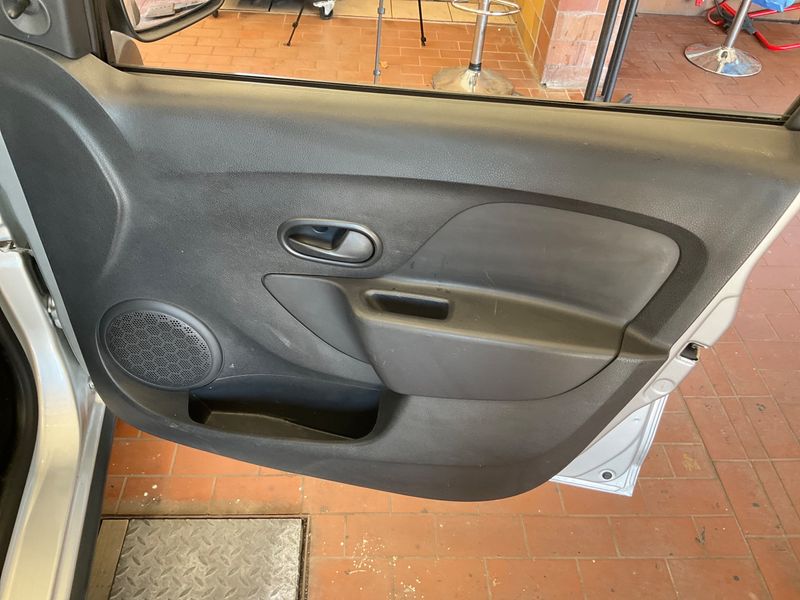 Dacia Sandero 0.9 TCe Stepway Ambiance 2013 – снимка 37