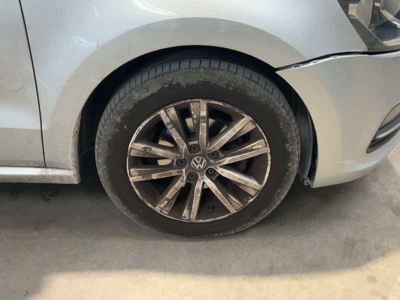 Volkswagen Polo 1.4 TDI Comfortline BlueMotion Tech 2015 – снимка 11