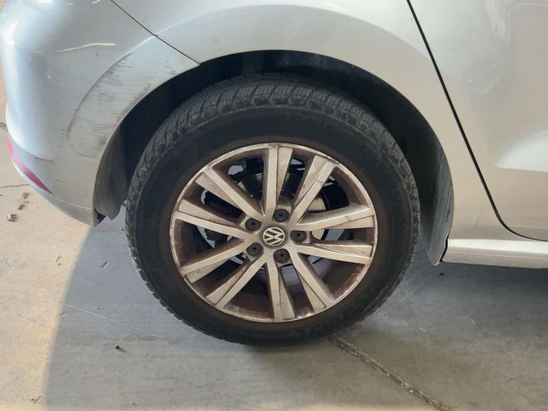 Volkswagen Polo 1.4 TDI Comfortline BlueMotion Tech 2015 – снимка 9