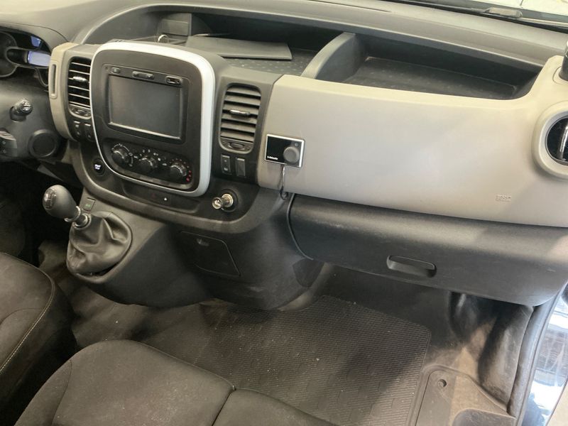 Renault Trafic 1.6 dCi Energy L1H1 2,7t Expression 2017 – снимка 32