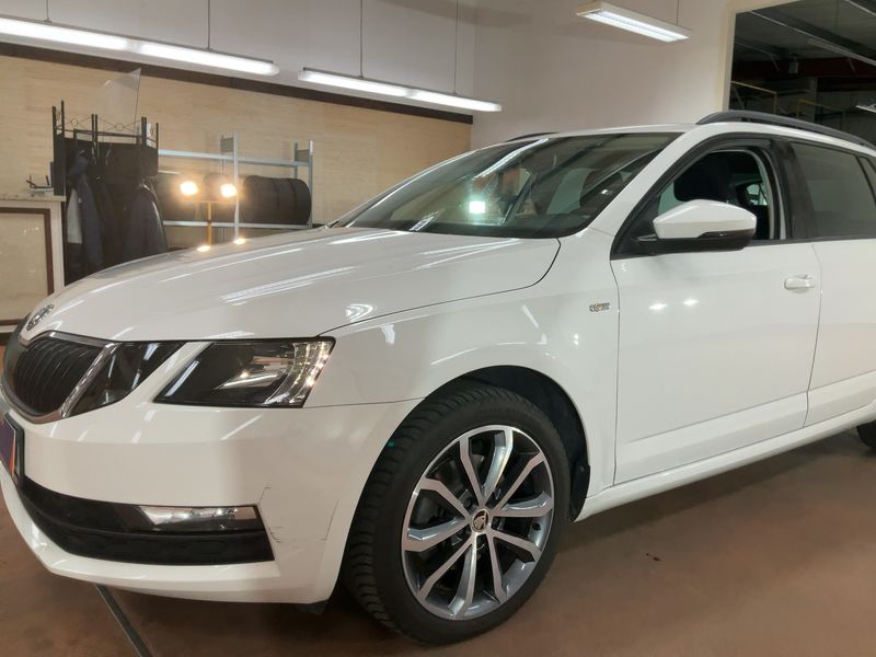 Skoda Octavia 2.0 TDI Soleil 2020 – снимка 2