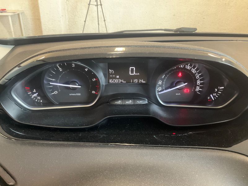 Peugeot 208 1.5 Blue-HDi Active 2019 – снимка 18