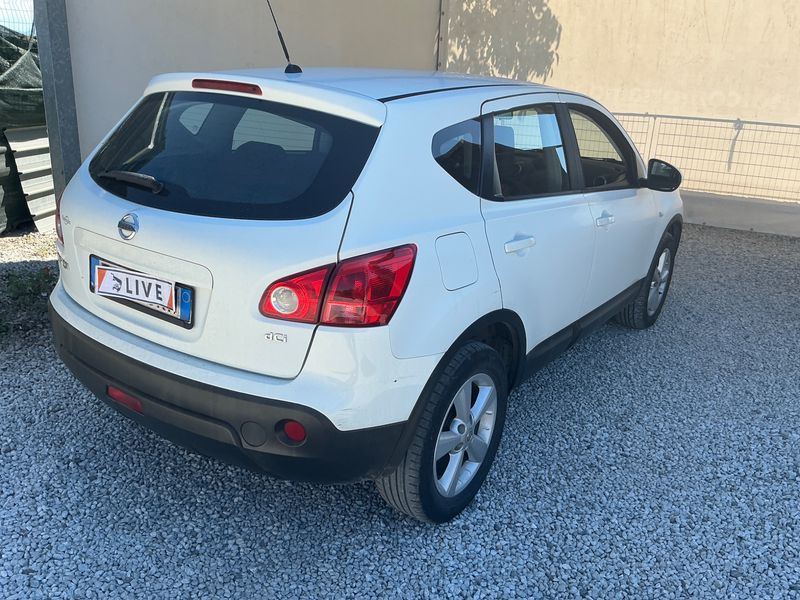 Nissan Qashqai 1.5 dCi Visia 2010 – снимка 2
