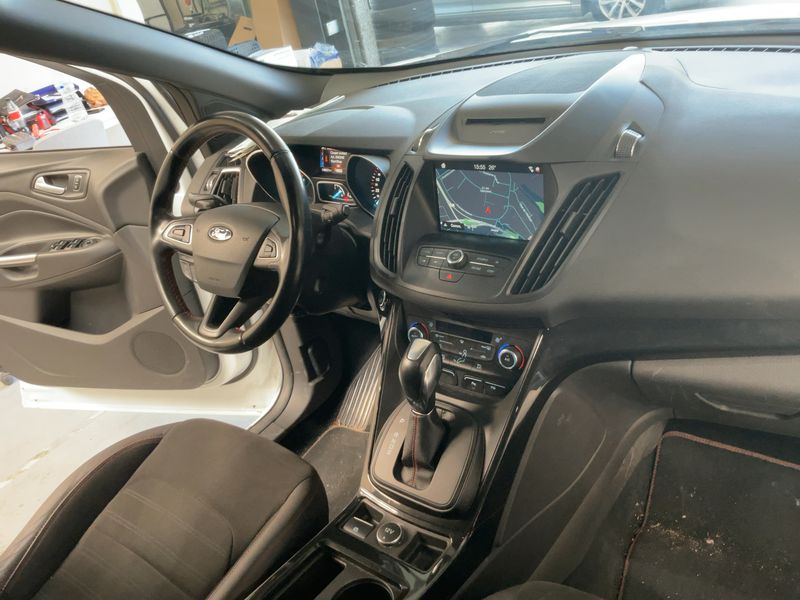 Ford Kuga 2.0 TDCi ST-Line 2018 – снимка 17