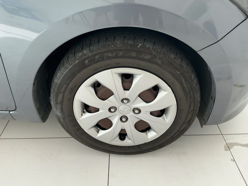 Hyundai i20 1.1 CRDi Classic 2015 – снимка 19