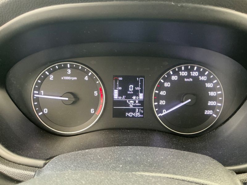 Hyundai i20 1.1 CRDi Classic 2015 – снимка 13