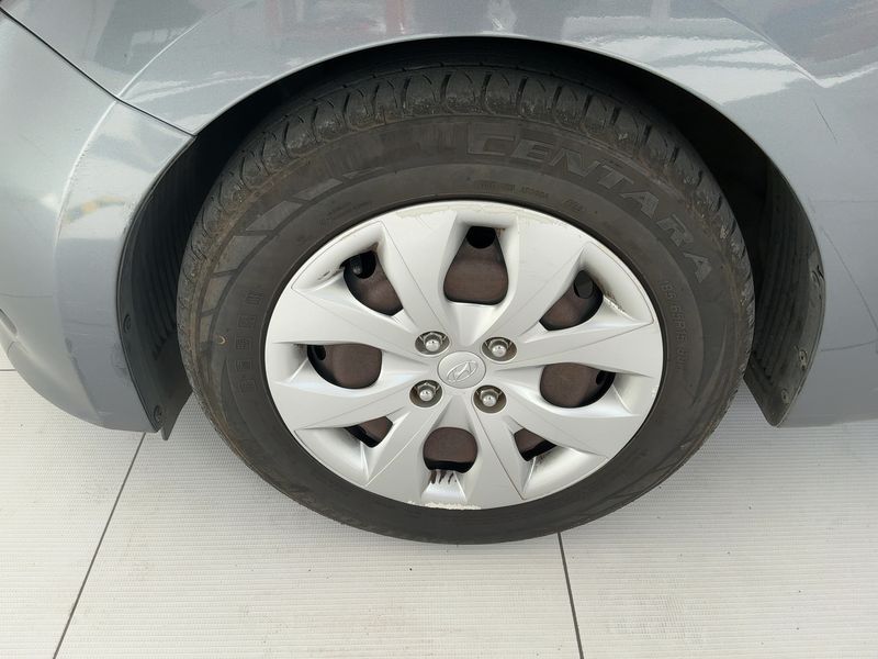 Hyundai i20 1.1 CRDi Classic 2015 – снимка 16