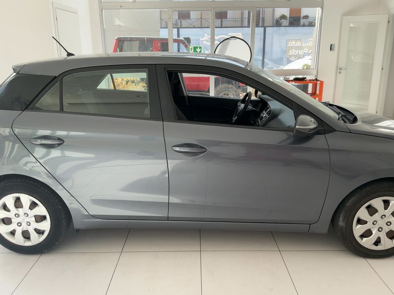 Hyundai i20 1.1 CRDi Classic 2015 – снимка на щета