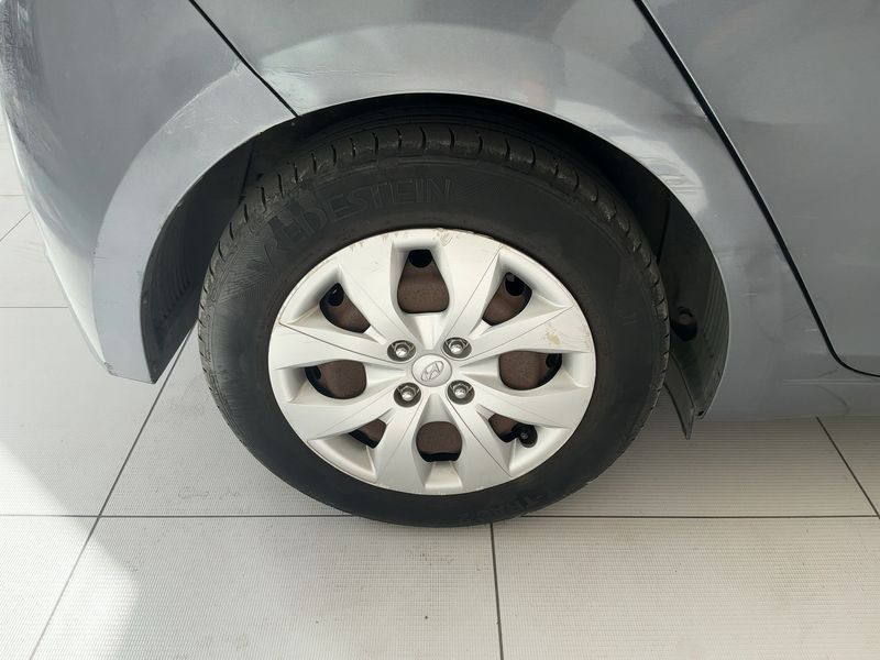 Hyundai i20 1.1 CRDi Classic 2015 – снимка 18