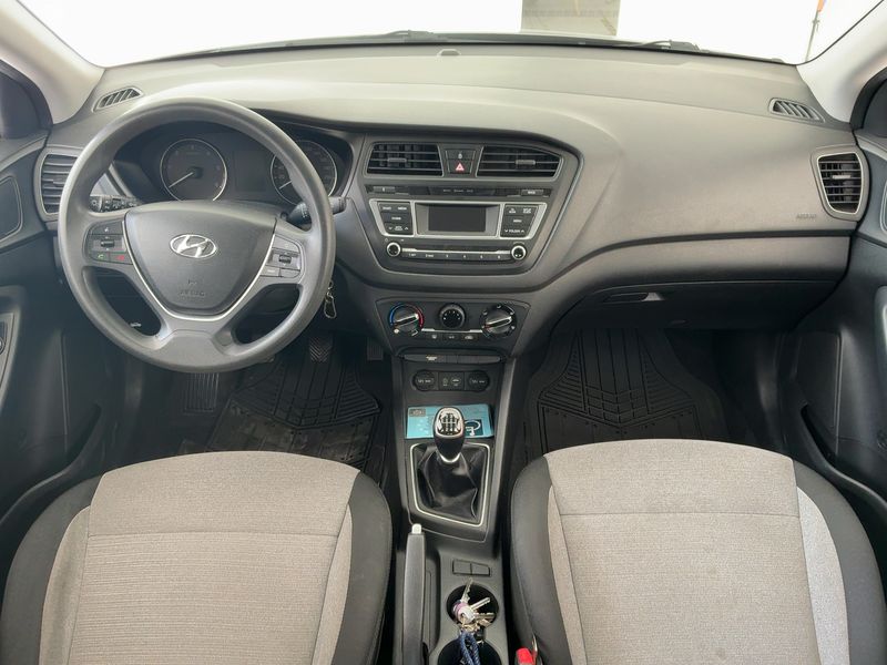 Hyundai i20 1.1 CRDi Classic 2015 – снимка 12