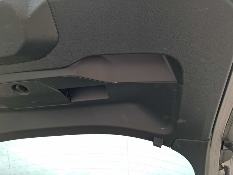 Peugeot 2008 1.2 PureTech Allure 2020 – снимка 52