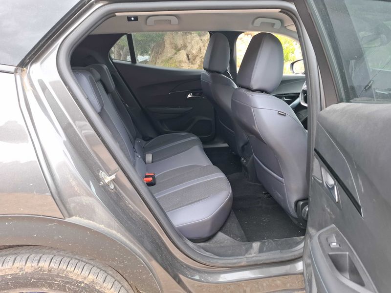 Peugeot 2008 1.2 PureTech Allure 2020 – снимка 14