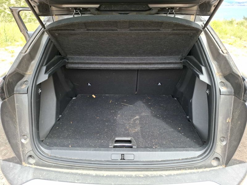 Peugeot 2008 1.2 PureTech Allure 2020 – снимка 9