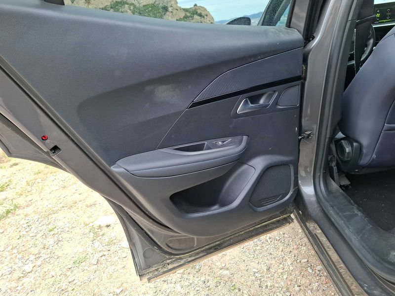 Peugeot 2008 1.2 PureTech Allure 2020 – снимка 53