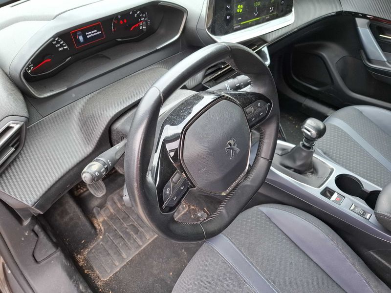 Peugeot 2008 1.2 PureTech Allure 2020 – снимка 58