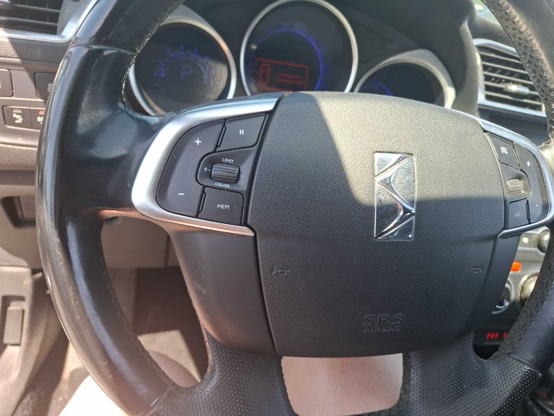 DS Automobiles DS4 1.6 Blue-HDi SoChic 2017 – снимка 34
