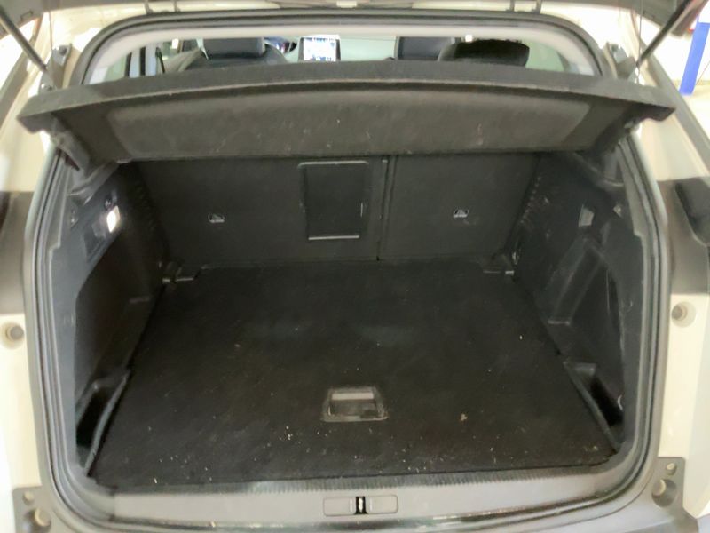Peugeot 3008 1.6 Blue-HDi Allure 2017 – снимка 15